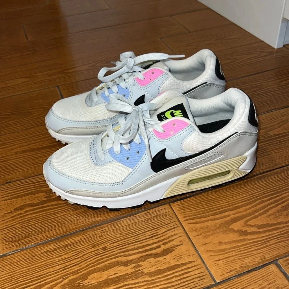Nike Air Max 90 Sneaker - Picture 6 of 10